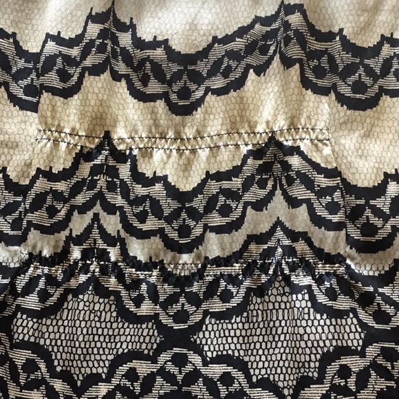 CABI SILK Cap Sleeve top Medium - Picture 5 of 8